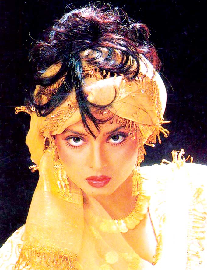 Khoon Bhari Maang (1988) - Cheated and defaced by her second husband, Aarti Varma returns in a glam avatar and seeks revenge. A tailor-made role for the talented diva.