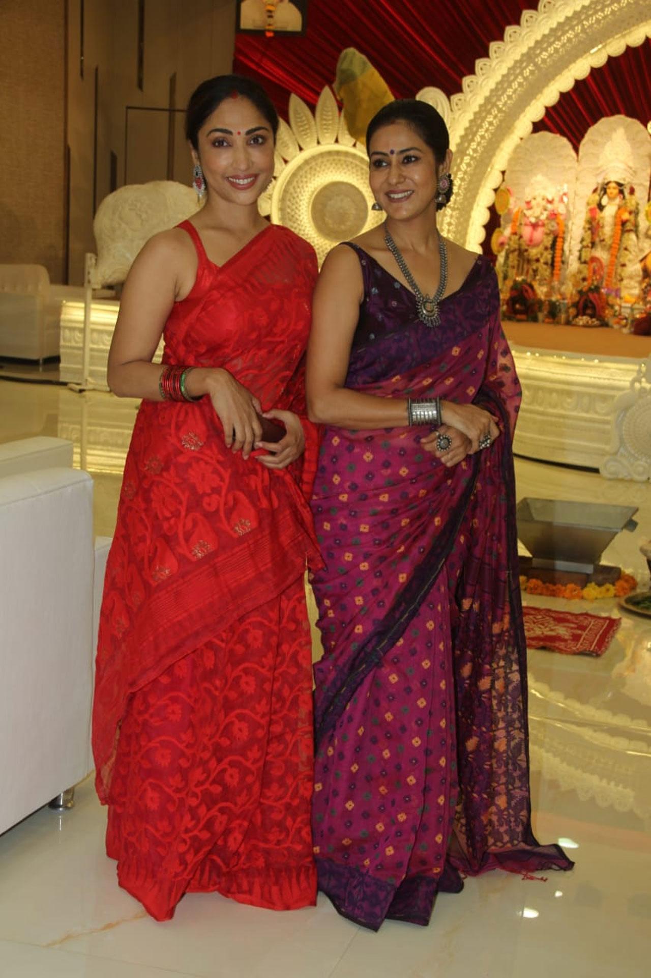 Nivedita Bhattacharya and Mouli Ganguli rocked in their saris as the ladies posed for the camera at the Durga Puja celebration. Nivedita is known for films like Aiyaary, Phobia, and Darr @ The Mall.