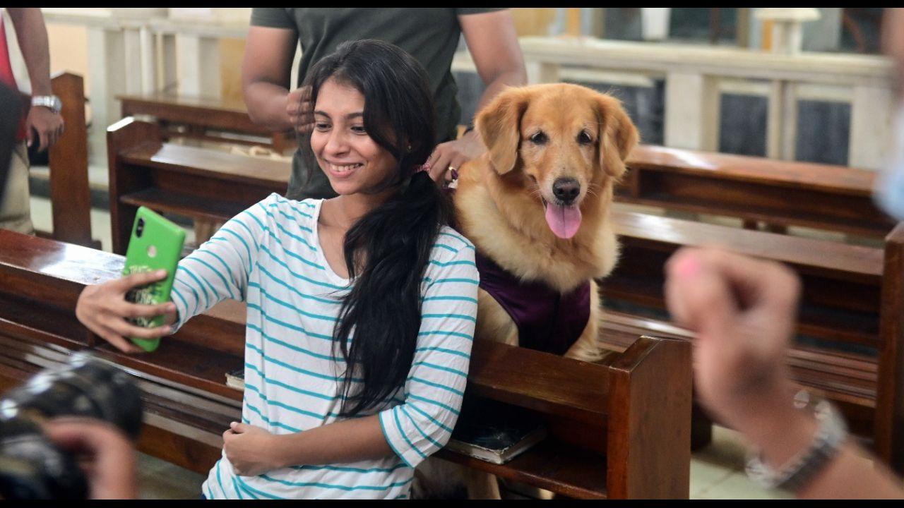 People with their pets visit St John the Evangelist Church on Pets Blessing Day in Mumbai. Pic/Bipin Kokate