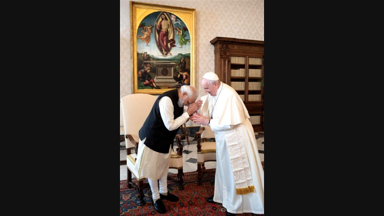 According to the Ministry of External Affairs, Modi extended an invitation to Pope Francis to visit India at an early date, which was accepted with pleasure. The last Papal Visit happened in 1999 when Atal Bihari Vajpayee was the Prime Minister and Pope John Paul II came.