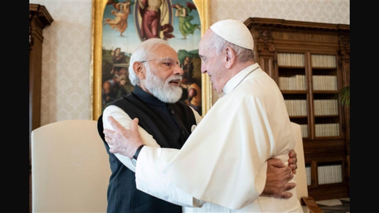 PM Narendra Modi and Pope Francis hug on the occasion of their private audience at the Vatican.