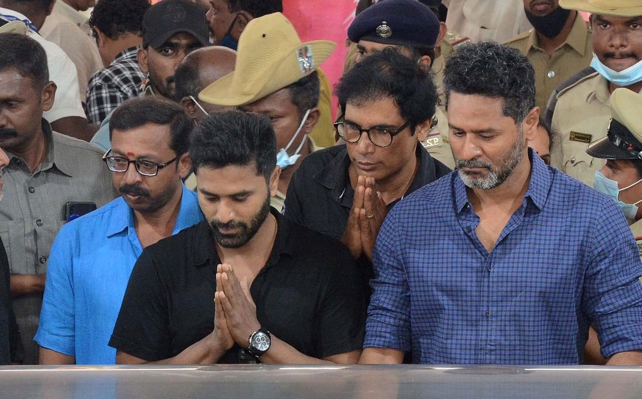 Prabhudeva too was inconsolable and said that Puneeth was too young to die. 
