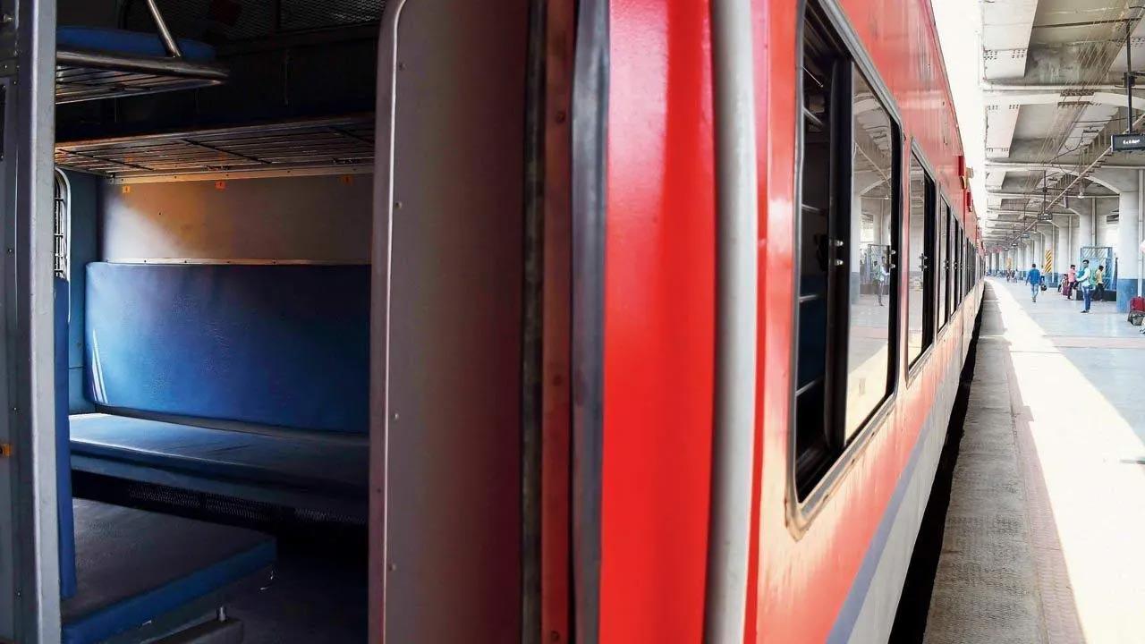 Railway Ministry withdraws IRCTC convenience fee sharing decision