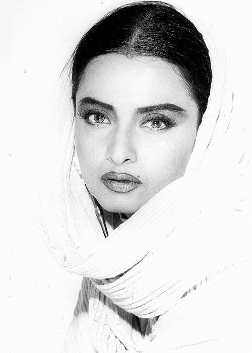 Rekha Ke Nangi Pohto Sixe - Rekha turns 68: Throwback to some beautiful unseen pictures not to be missed