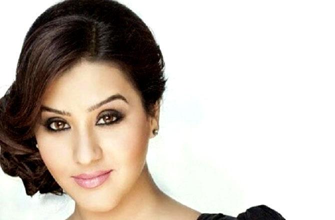 Shilpa Shinde (Season 11): After winning the trophy of Bigg Boss season 11, Shilpa Shinde went ahead with acting, and she was last seen in the TV show Kanpur Wale Khuranas. She also made a special appearance in the song Maro Line in Paresh Rawal and Rishi Kapoor-starrer Patel Ki Punjabi Shaadi. In February 2019, Shilpa Shinde joined the Indian National Congress.