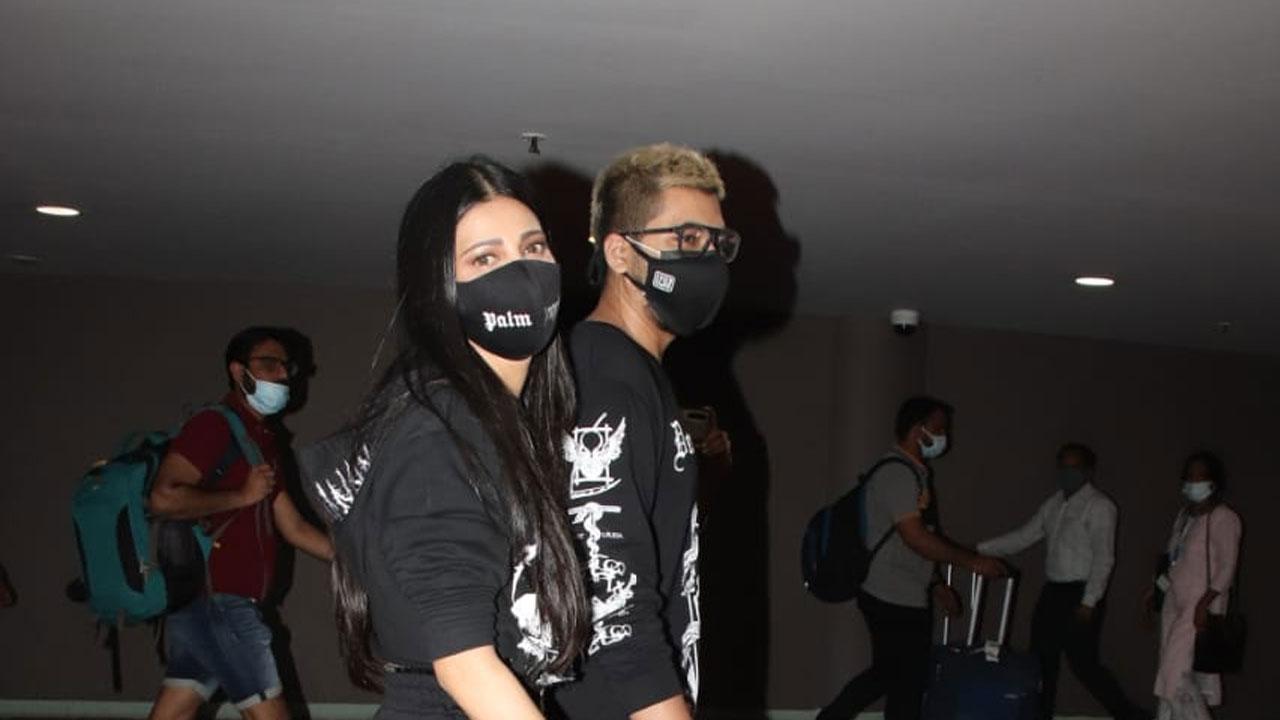 PHOTOS: Shruti Haasan is all smiles as she gets clicked at the airport with boyfriend Santanu Hazarika 
