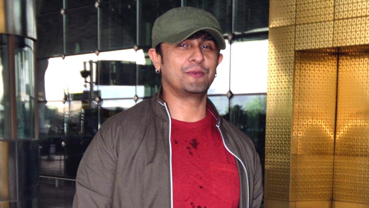 Sonu Nigam recalls dad's advice: Remember why you've left home in Delhi and come here