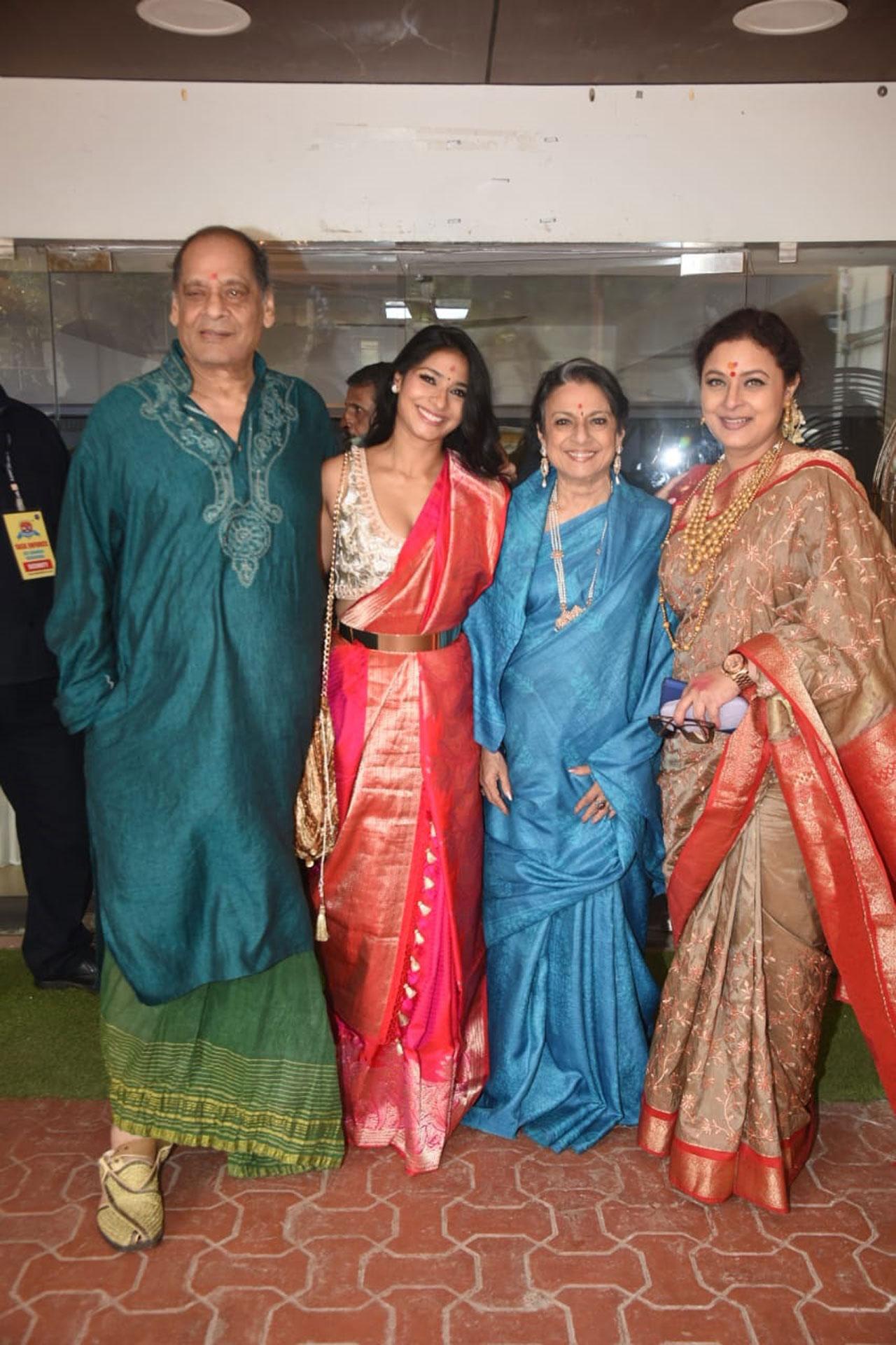 Seen here are Tanishaa Mukerji and Tanuja with Sharbani Mukherjee. (Pic: Yogen Shah)