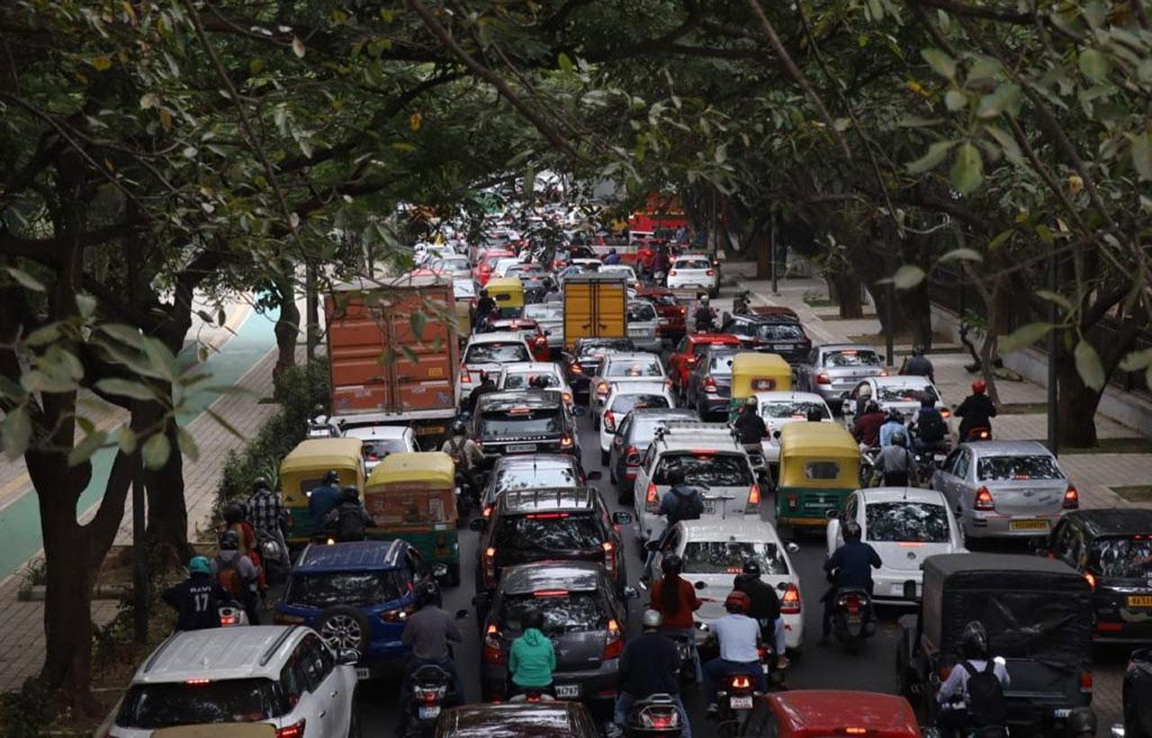 Another moment that was captured was that of the heavy traffic that followed Puneeth Rajkumar’s demise in Bengaluru. The star has left behind an incredible body of work and millions of memories.
 