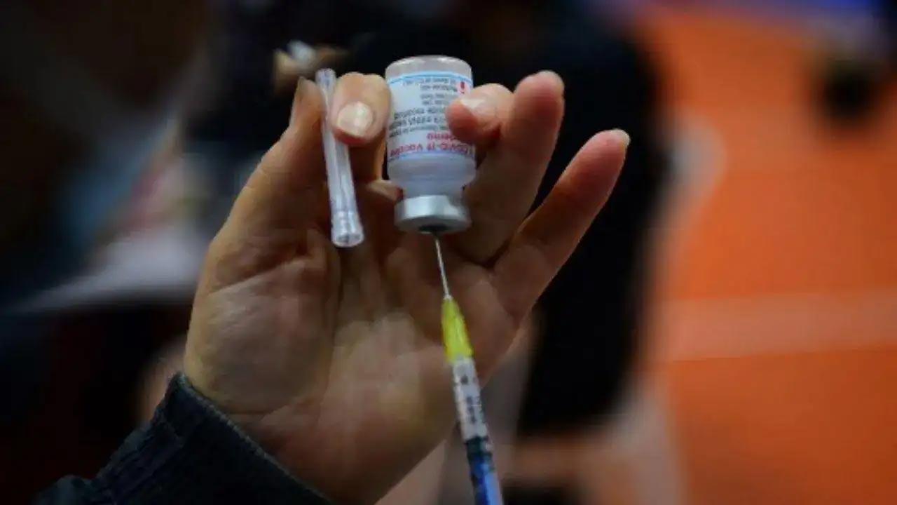 Nine crore people in Maha got at least one dose of Covid-19 vaccine so far: Govt