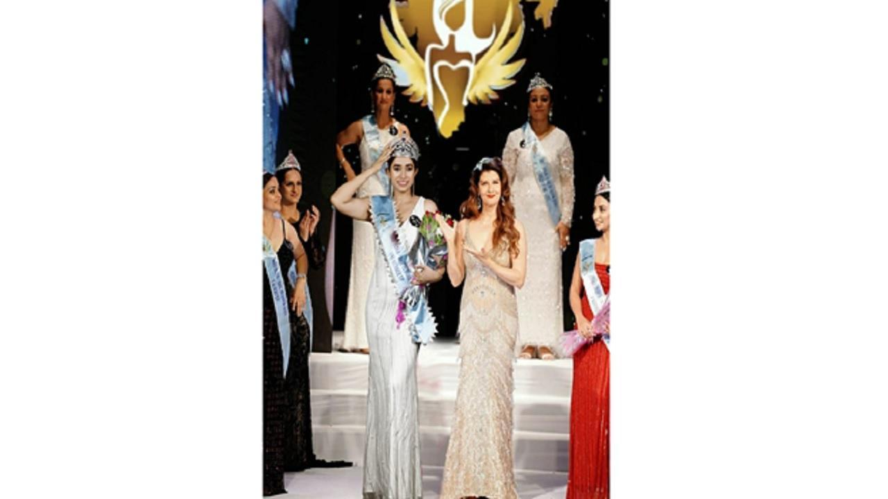 Amrita Tripathi becomes the Mrs. India Universe 2021, First Princess, in Mrs. India - She is India
