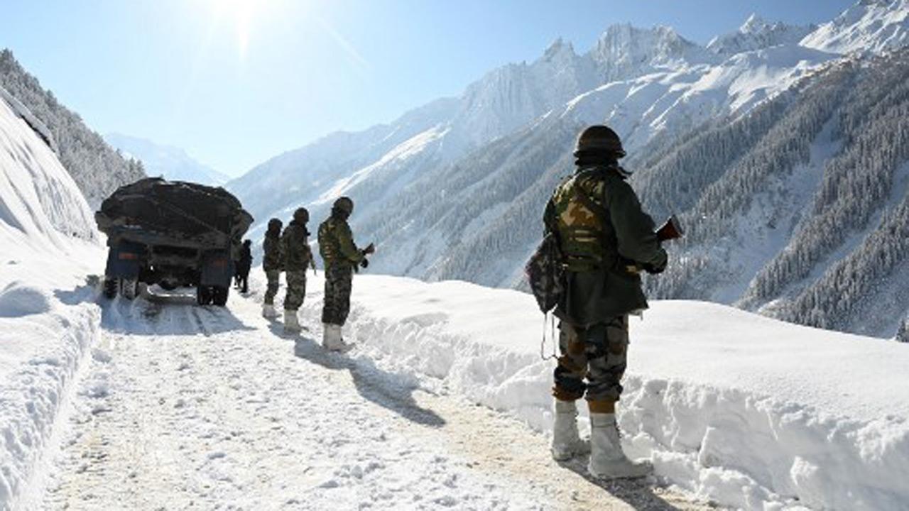 Chinese PLA carries out night battle drill at 16,000 feet height near Indian border