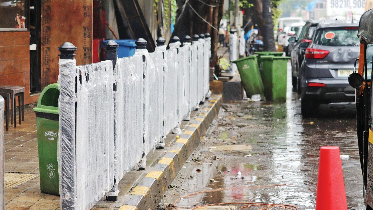 Mumbai: Footpath project caught between beauty and waste