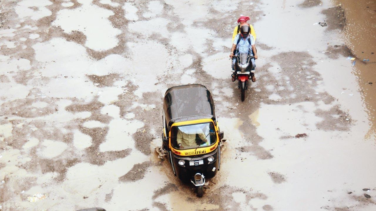 Thane: Man killed after motorcycle hits pothole