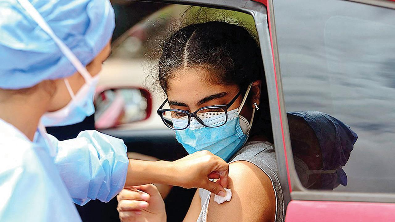 UK records another 31,348 Covid cases