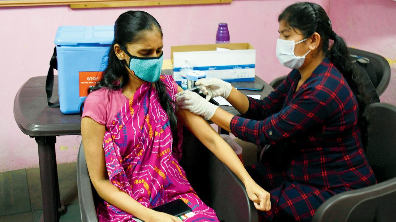 Mumbai: Public centres to give Covid-19 vaccine to only women today