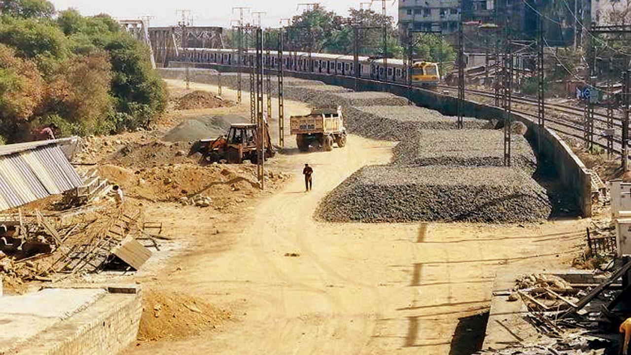 Train services to remain affected on Sept 26 as new lines between Thane and Diva take shape