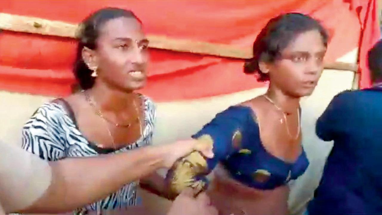 Mumbai: Eunuchs, friend held for assaulting cops