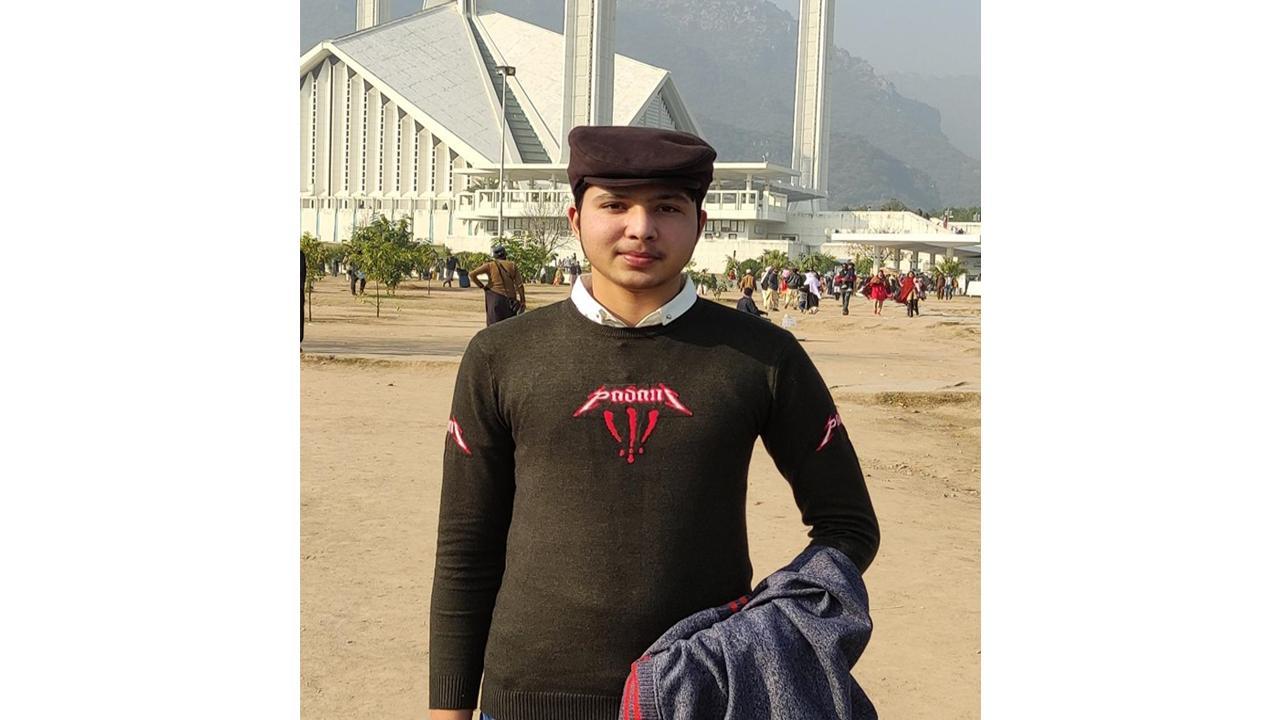 Hussan Ahmad Ks: A Pakistani singer believes in hard work, courage, and dedication always lead to success