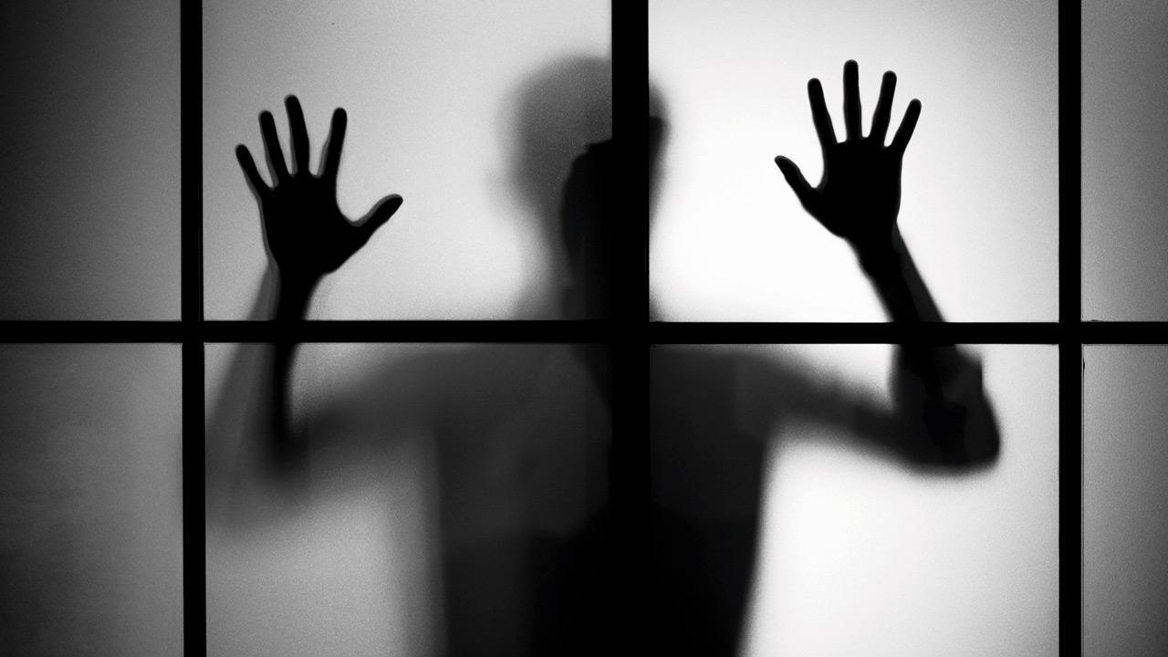 Spook me out