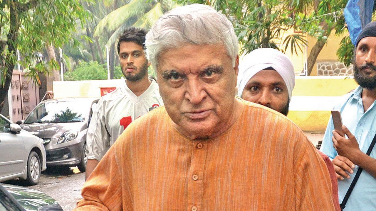 ‘Has Javed Akhtar seen VHP karyakartas walk around with AK-47s?’