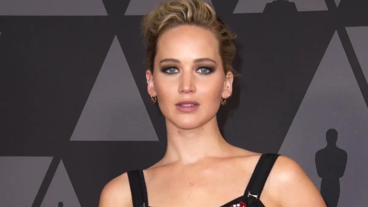 Jennifer Lawrence expecting her first baby with husband Maroney