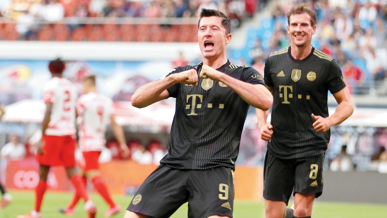 Lewandowski’s strike helps Bayern sweep aside Leipzig 4-1