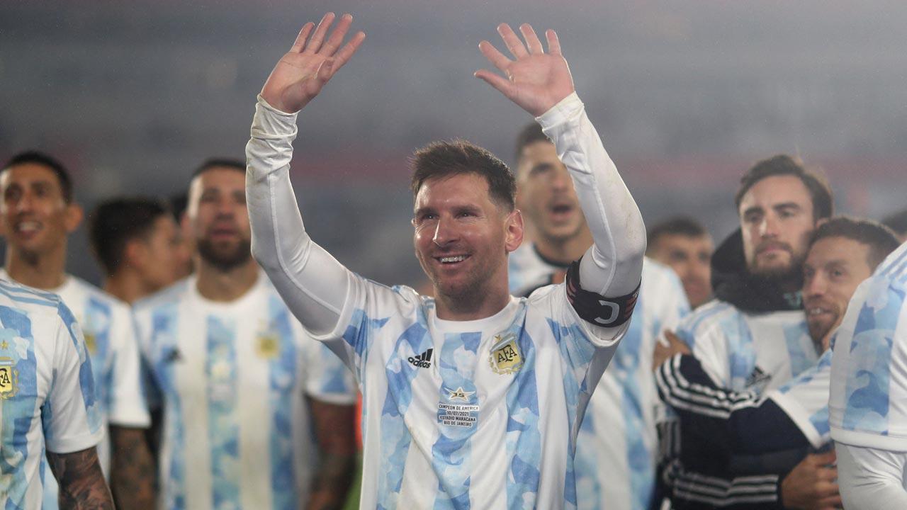 Lionel Messi hat-trick keeps Argentina on track for Qatar