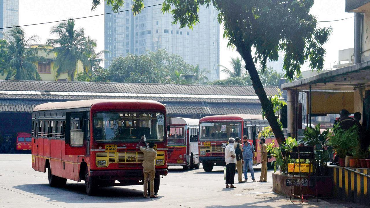 MSRTC union guns for BEST over pending dues MSRTC buses lined up at Wadala BEST depot in October last year. Pic/Ashish Raje
