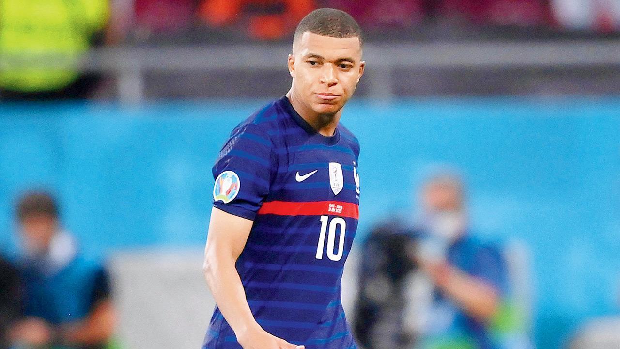 Mbappe on target as PSG rout Clermont 4-0