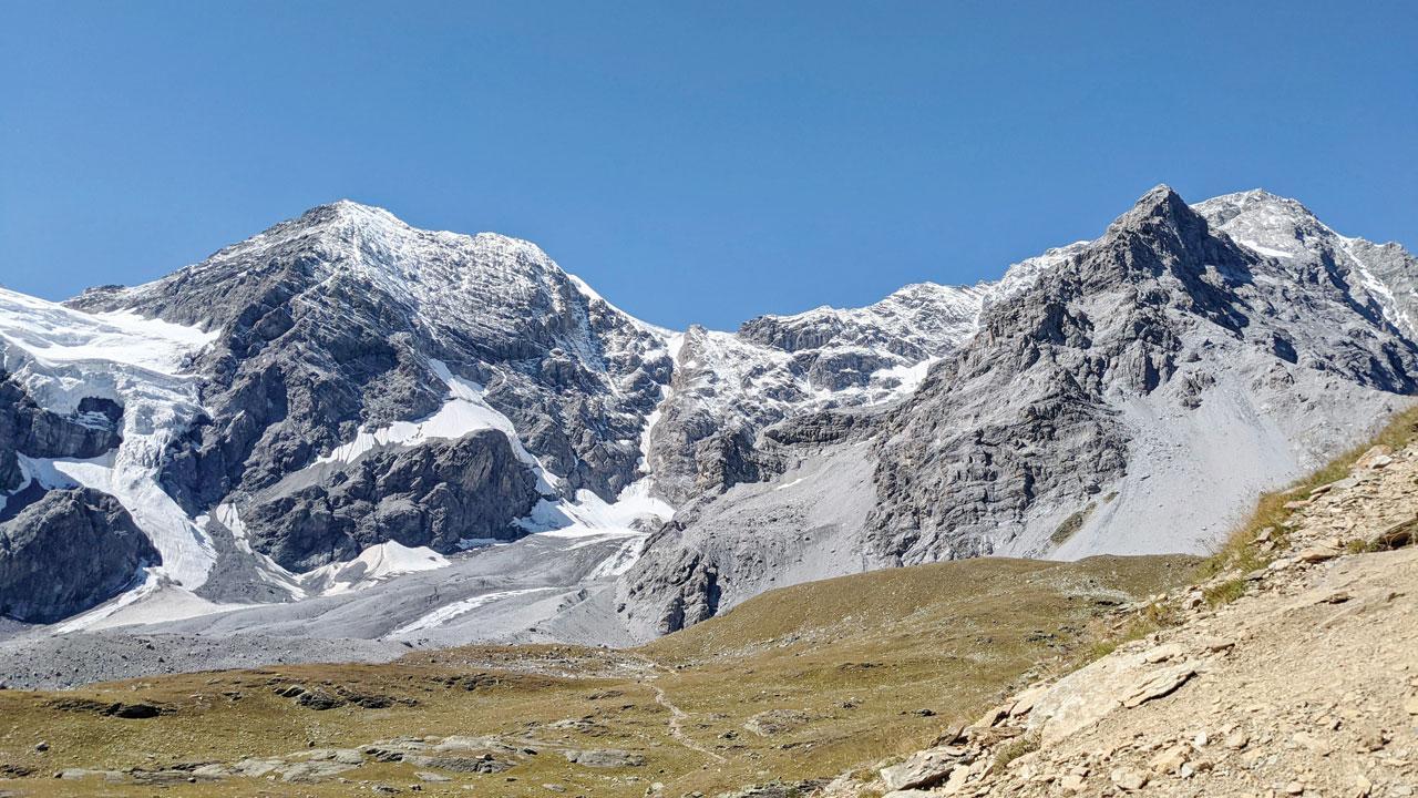 Fall, trek and travel