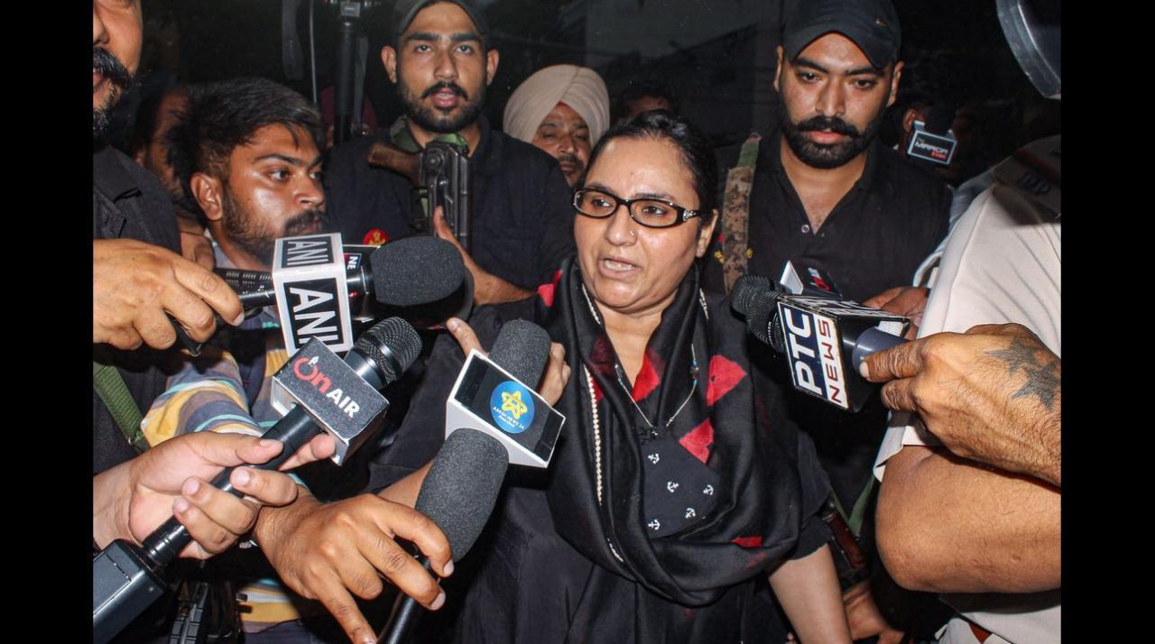 Punjab minister Razia Sultana resigns from CM Charanjit Channi's Cabinet in 'solidarity' with Navjot Sidhu