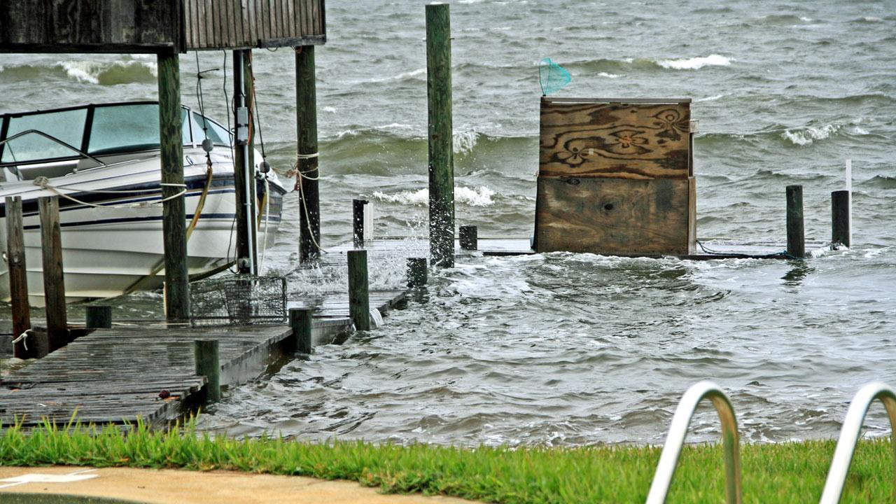 Storm-triggered rain, floods kill over 40 people in US