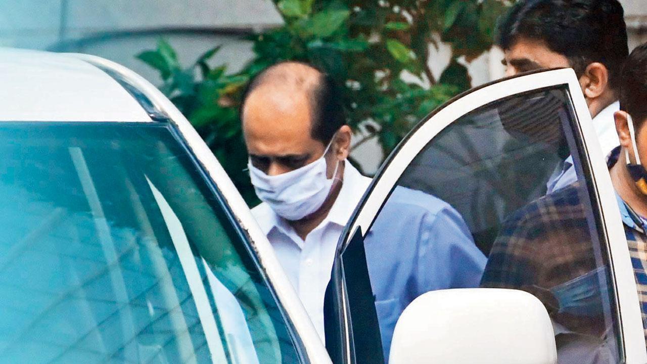 SUV bomb scare-Hiran murder case: NIA files chargesheet against Sachin Waze, others