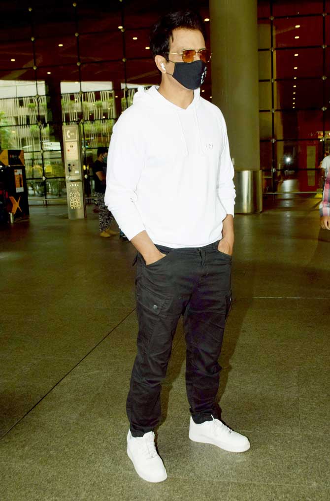 Sonu Sood looked travel-ready when spotted at Mumbai airport. The actor opted for a pair of black cargo pants and a white hoodie for his outing.