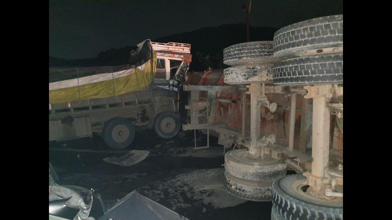 Thane: Oil tanker collides with container truck and 2 cars, three injured, says traffic police