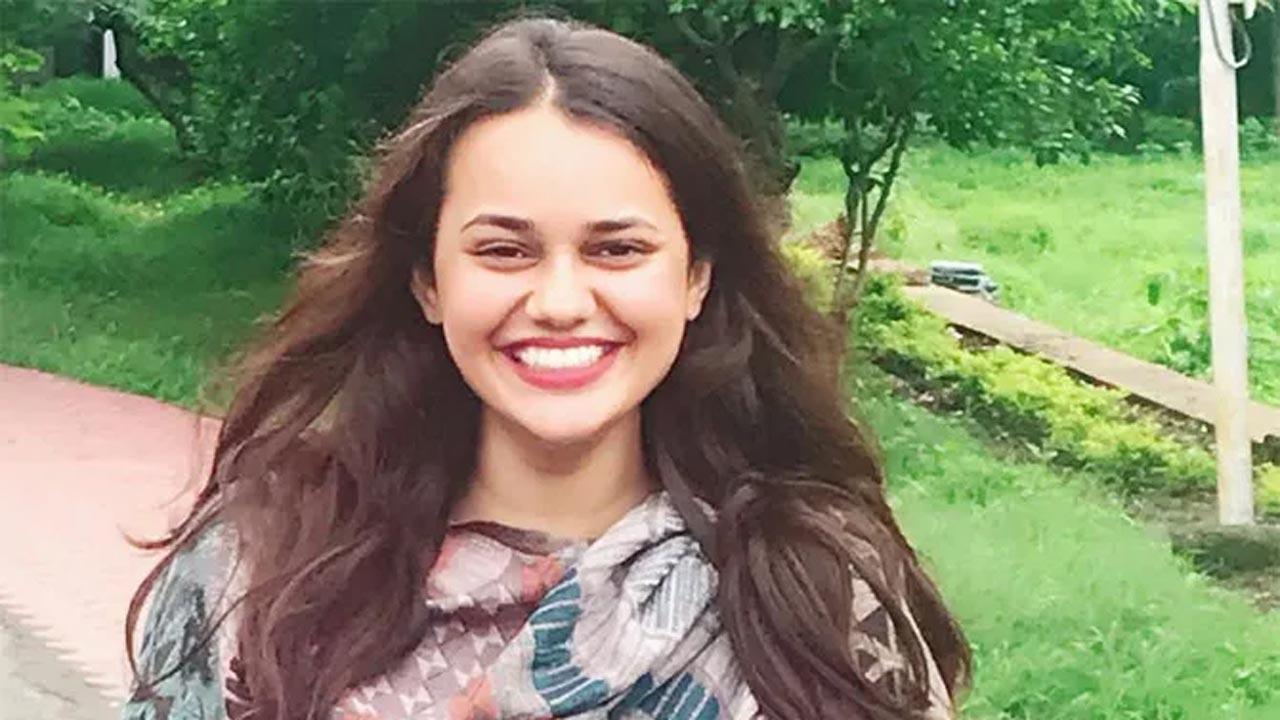 Tina Dabi's sister cracks UPSC exam, bags 15th rank