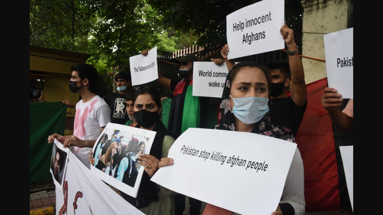 Afghan nationals staging a protest in New Delhi against the Taliban's takeover of their motherland. Pic/Pallav Paliwal