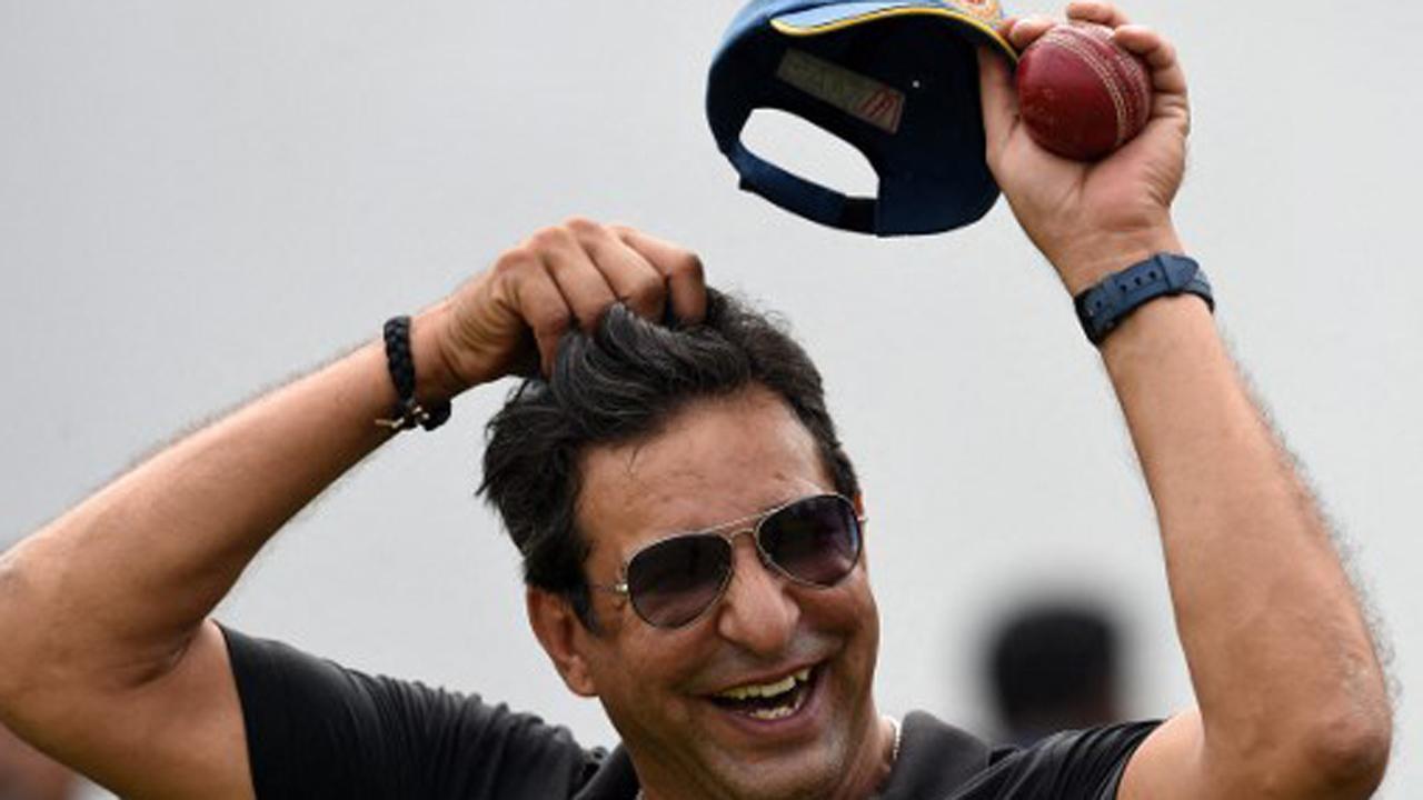 See photo: Wasim Akram's 'bald', 'ageing' look creates a flutter on Twitter