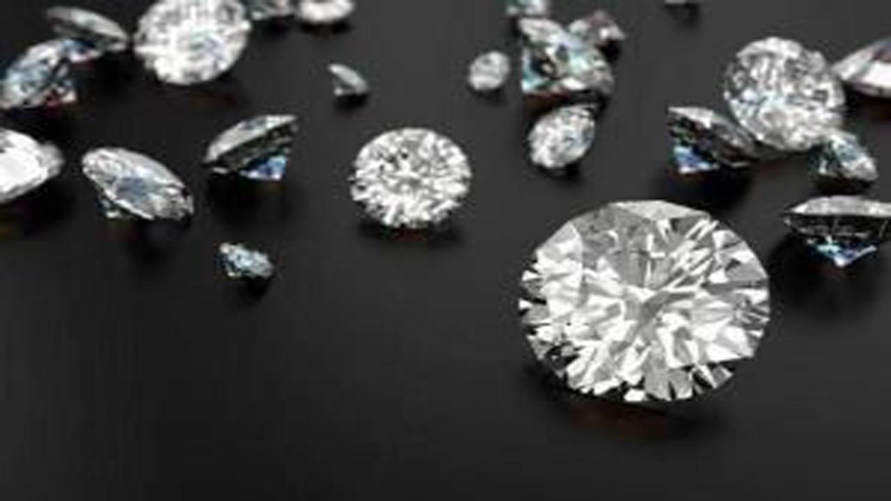 Madhya Pradesh: 4 labourers find 8.22 carat diamond worth around Rs 40 lakh in Panna mine