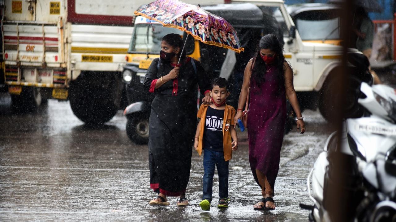 Moderate to intense spells of rain in Mumbai, Thane, Kalyan