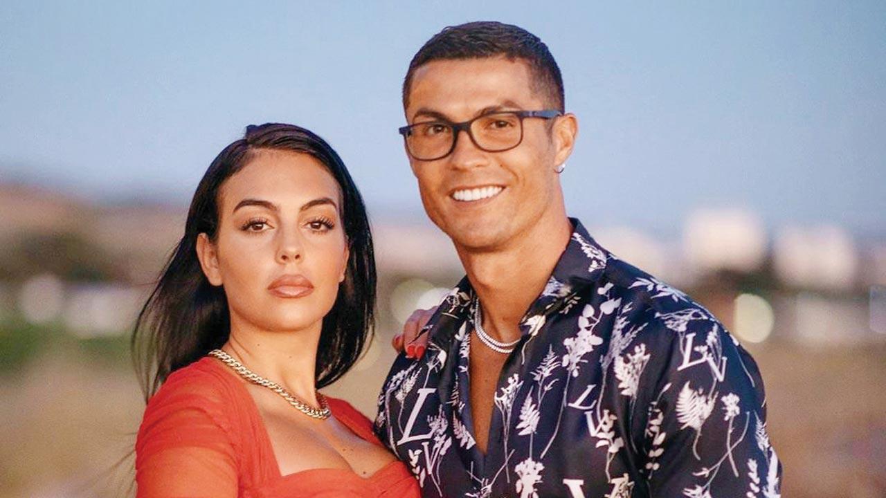 Georgina Rodriguez says, Cristiano Ronaldo deserves plate of hot food prepared with love photo