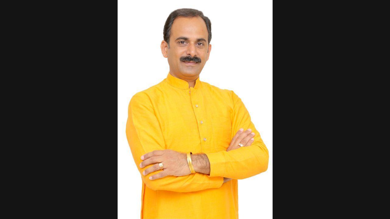 Guru Manish - A torch bearer and expert of Ayurveda bats for complete physical and mental well-being