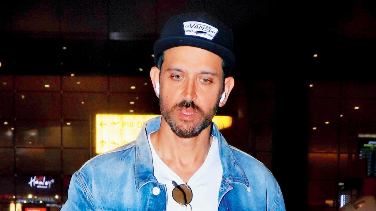 Hrithik Roshan shares a glimpse of his 'lazy breakfast date' with his mother