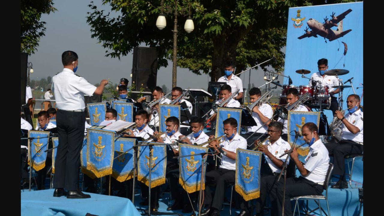 An IAF symphony orchestra display and motivational photo exhibition on the history of the IAF were also part of the show.