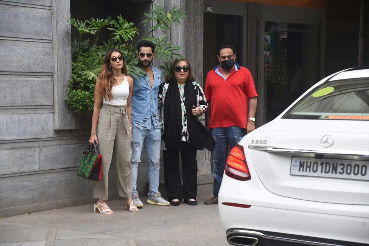 Anissa Malhotra and Armaan Jain, Reema Jain with husband were also present at the family get-together. 