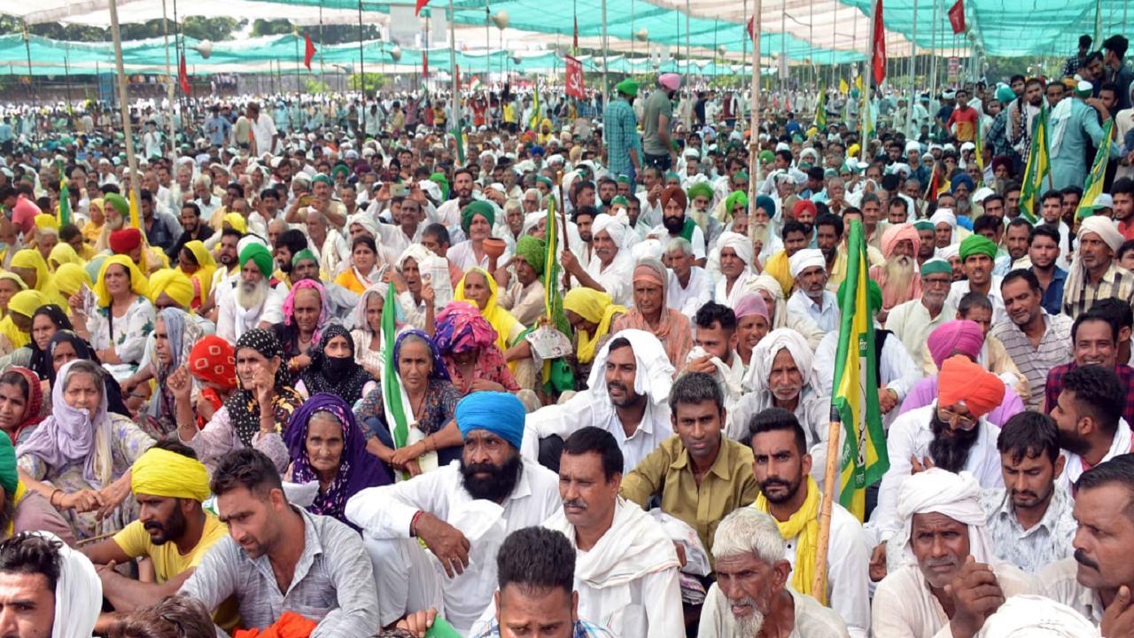 Farmers' stir: Haryana govt suspends internet, SMS services in Karnal