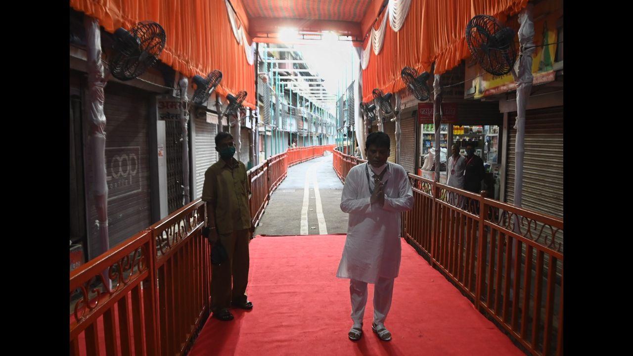 The lane outside the pandal wore a deserted look as devotees were not permitted at the venue
