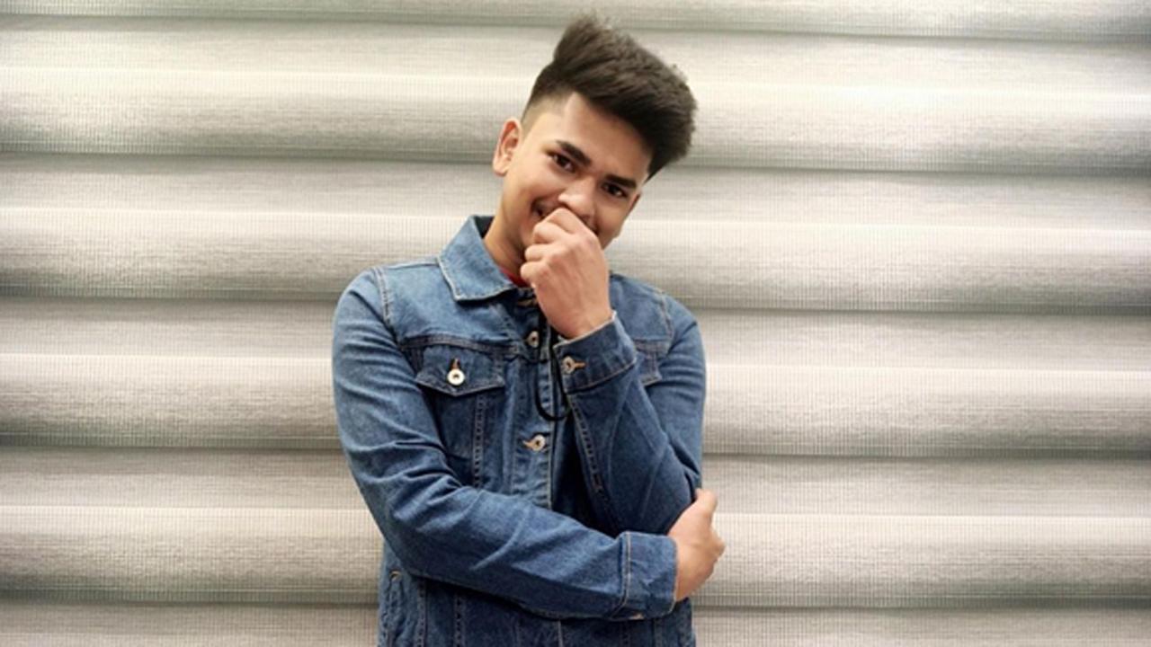 18-year-old Mohit Churiwal, Founder Of Maxtern Media Is All Set To Launch Their Own Application