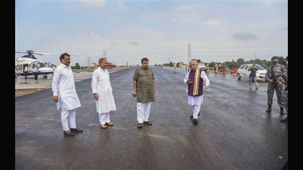 Nitin Gadkari reviews progress of Delhi-Mumbai Expressway